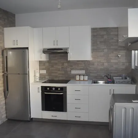 Direct Studio Apt In Mackezie *